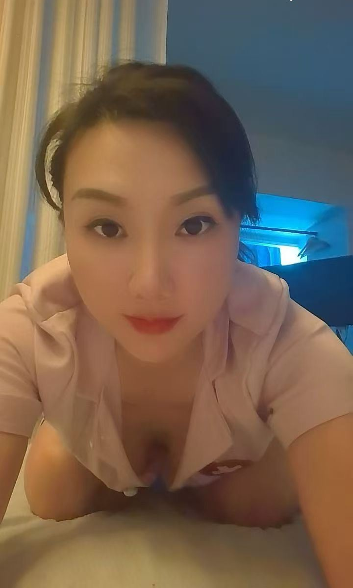天河性感大胸露露