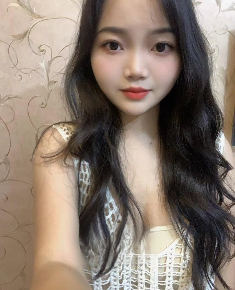 兼职性感温柔小姐姐 逼紧口活好