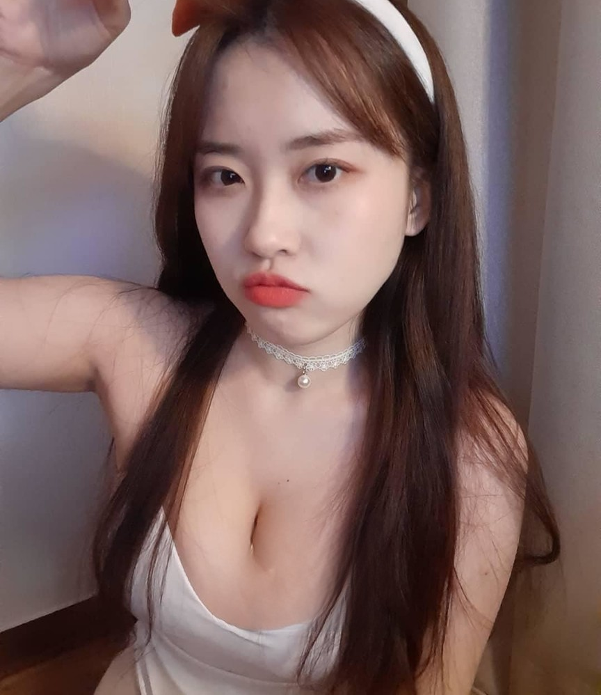 上海粉嫩大胸辣妹