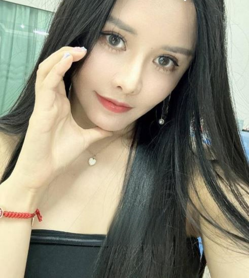 大奶子肉臀皮肤白嫩