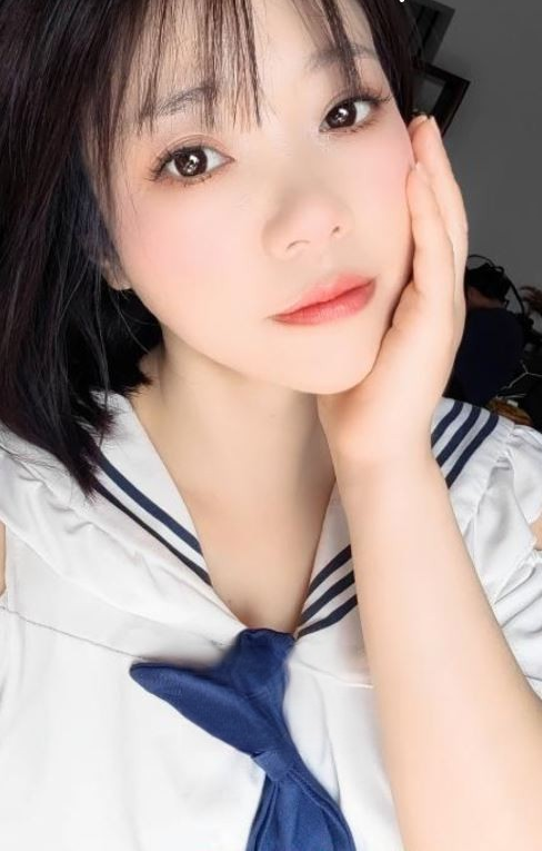 短发制服性感美女