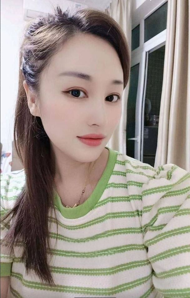 前凸后翘的极品女友