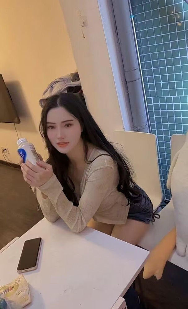 静安 00 后