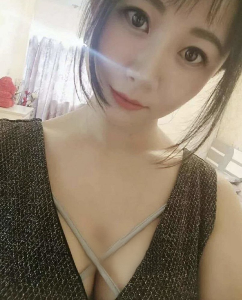 性感蜜桃御姐热情服务