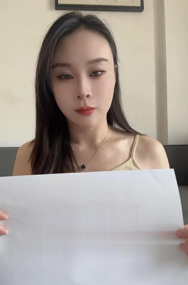 疯狂输入白云软妹子 小颜