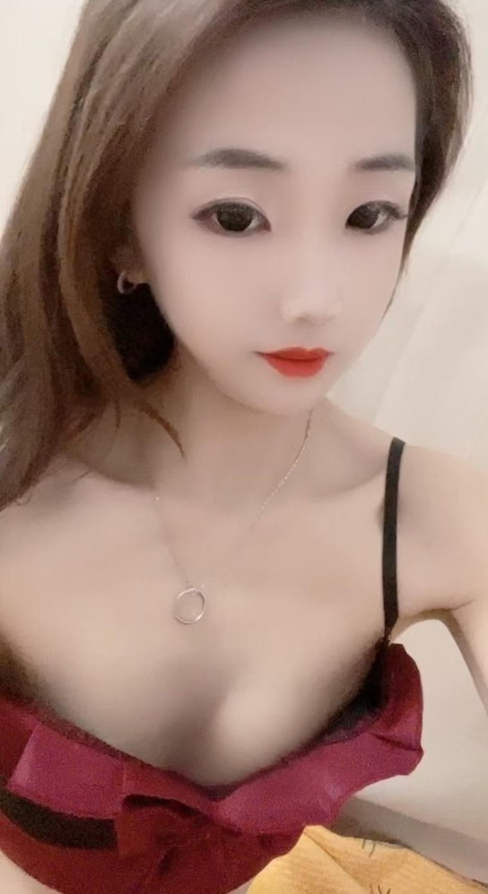 新人彤彤