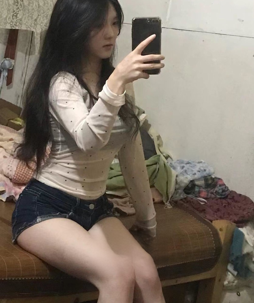 兼职粉胸嫩妹性感撩人性欲大妙妙