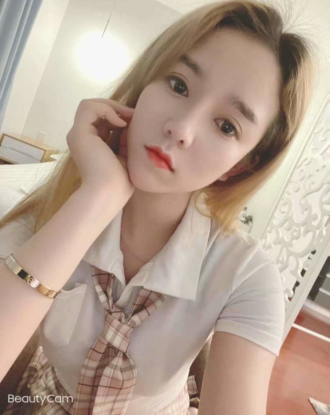 骚气迷人波霸小迷妹
