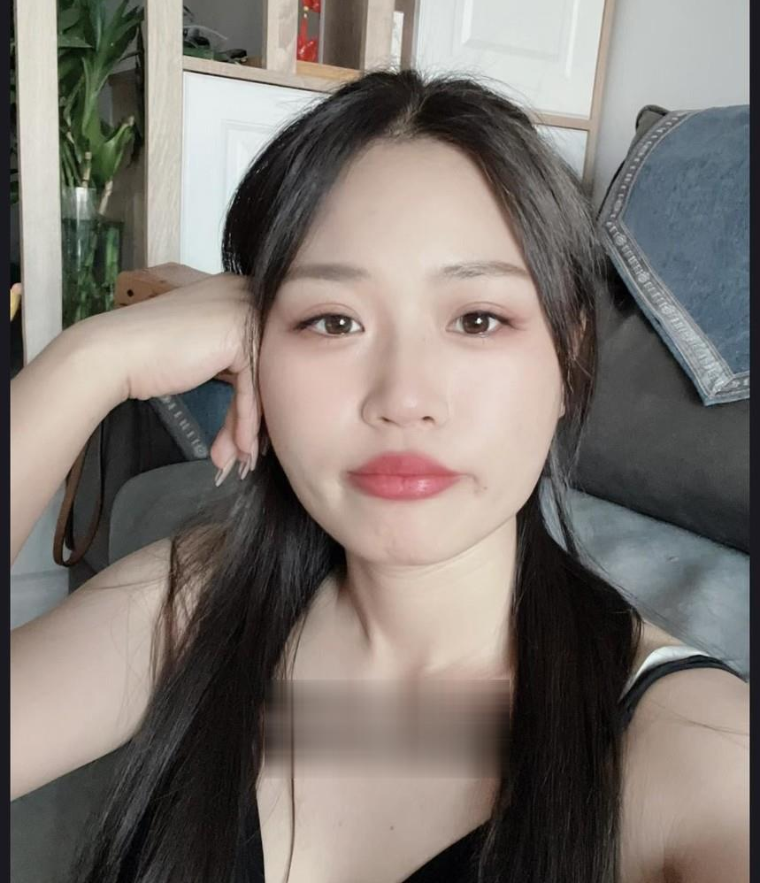 成都琳琳粉嫩小鲍鱼