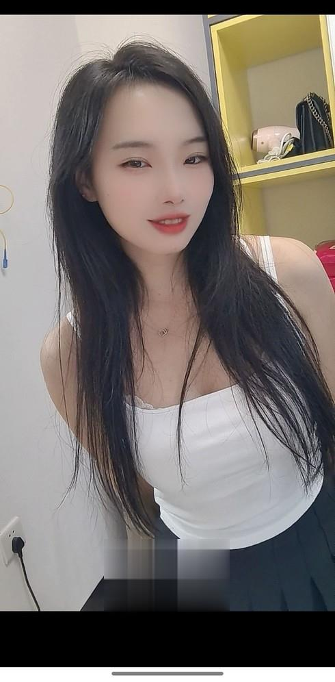 梅花园靓女