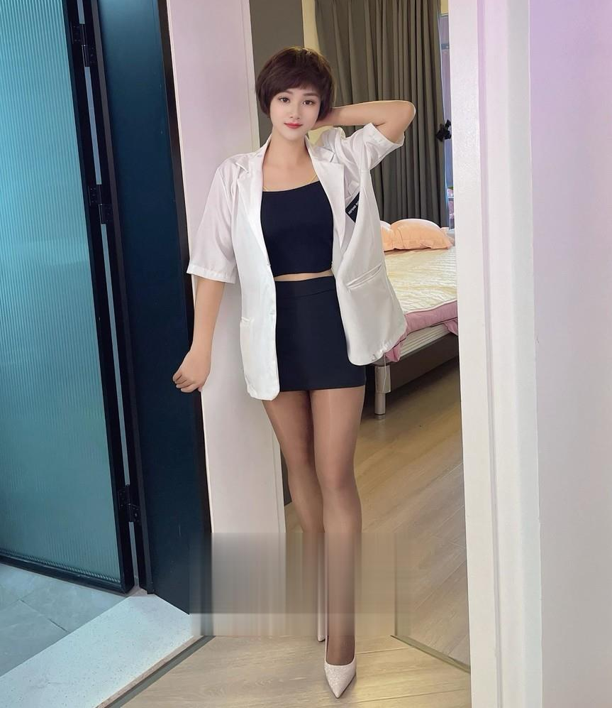 新人小九居家按摩抓龙筋