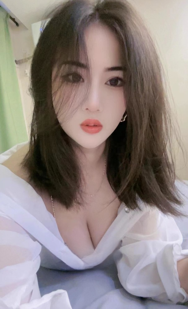 大胸宝藏女孩
