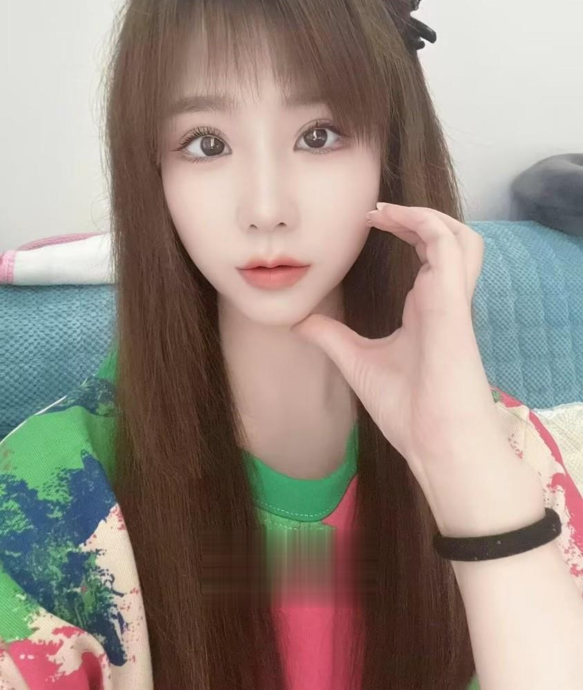 东北奶茶粉逼妹