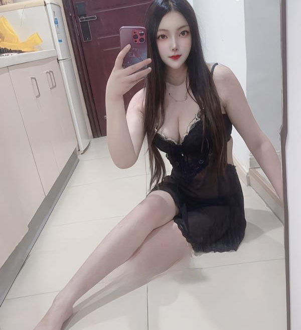 天然大胸性感小姐姐