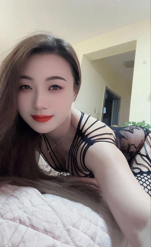 全套中项很骚的一个小姐姐