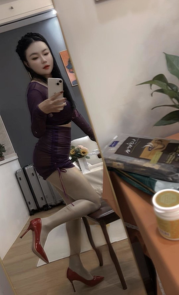 天鹅湖身材非常好小姐姐