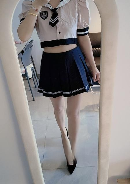 性感蜜臀颜值瑶妹