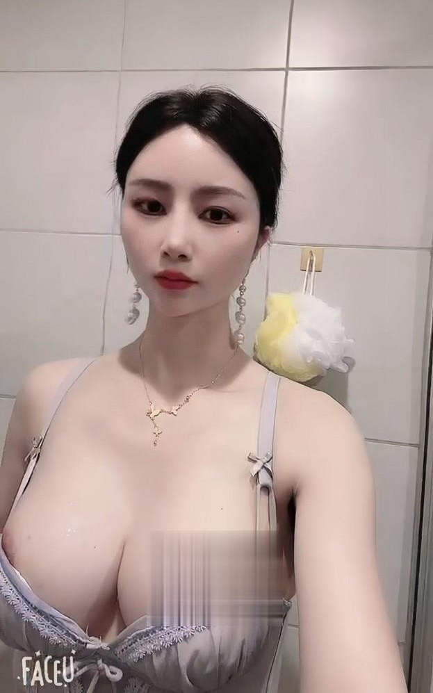 御姐大胸菲菲