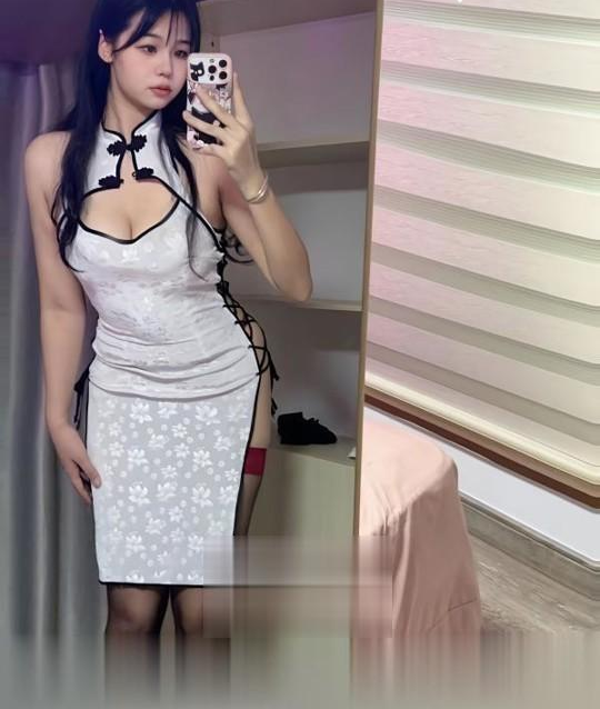服务很贴心的少女