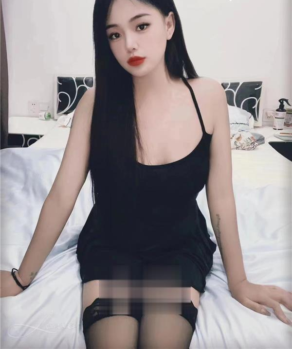 乖巧可爱小嫩妹