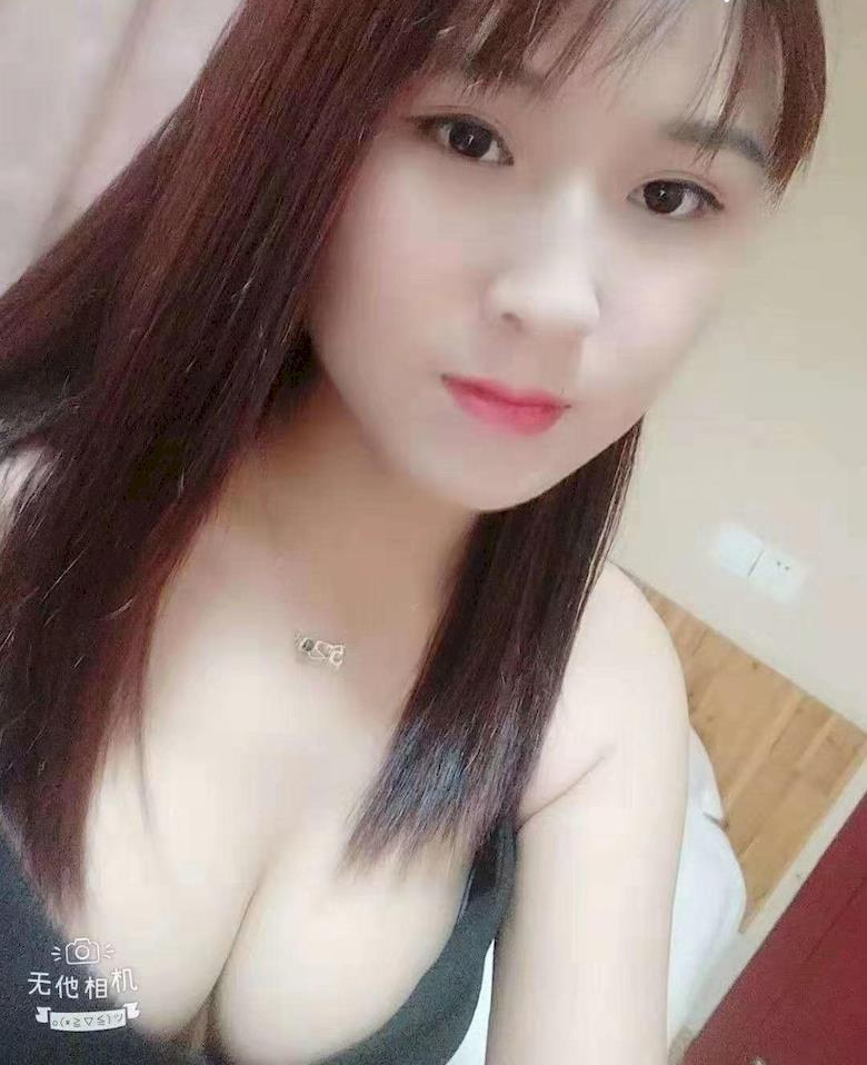 天然巨乳小骚妇