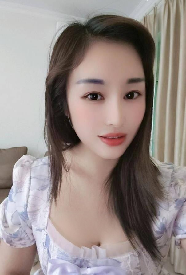 前凸后翘的极品女友