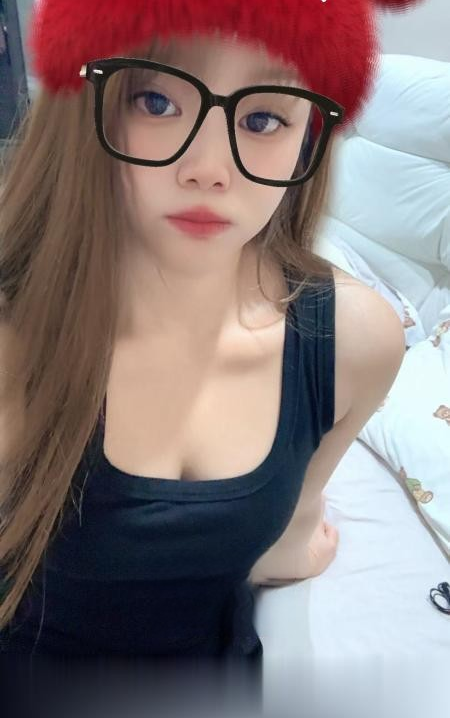 美腿样样有的小嫩妹制服诱惑