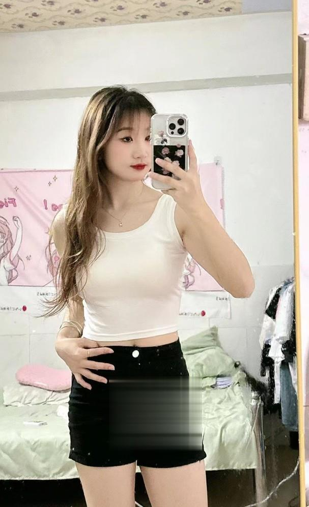 性感美腿制服小骚货 逼紧粉嫩水多多
