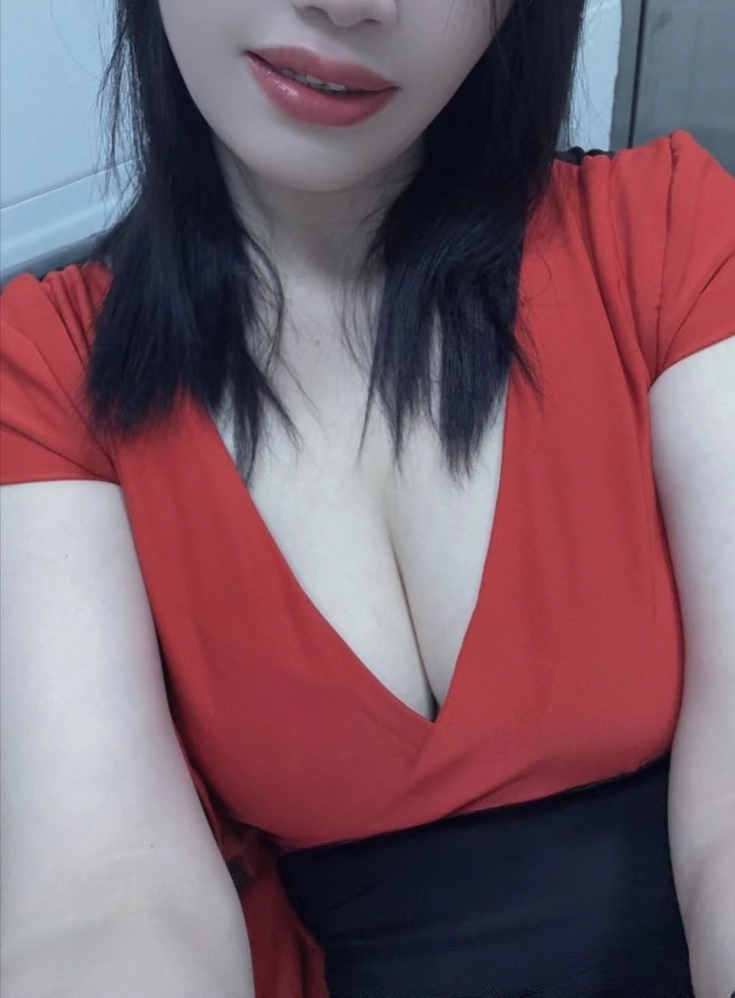 风骚主动大胸少妇