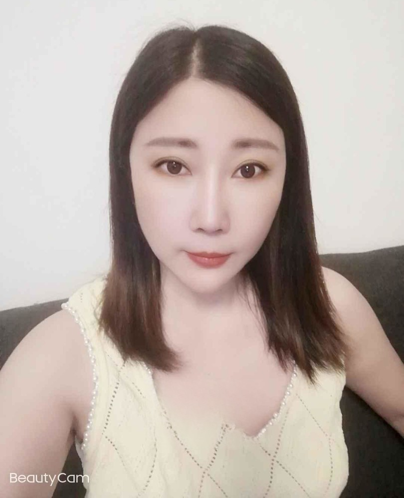 大波美女默默