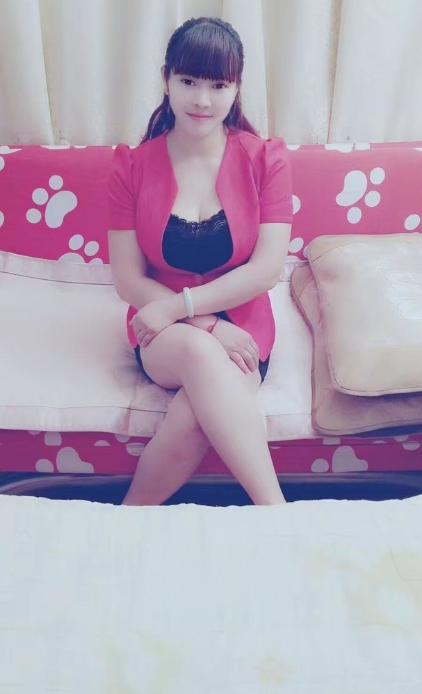 新街口附近胸大熟女