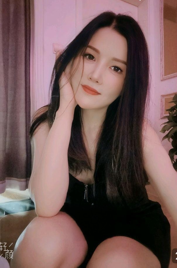 大胸白嫩少妇