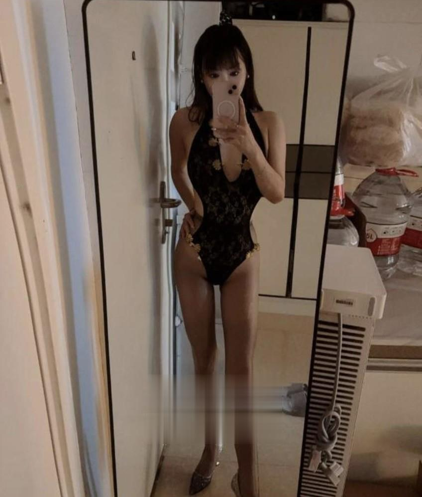 性感美腿尤物会配合