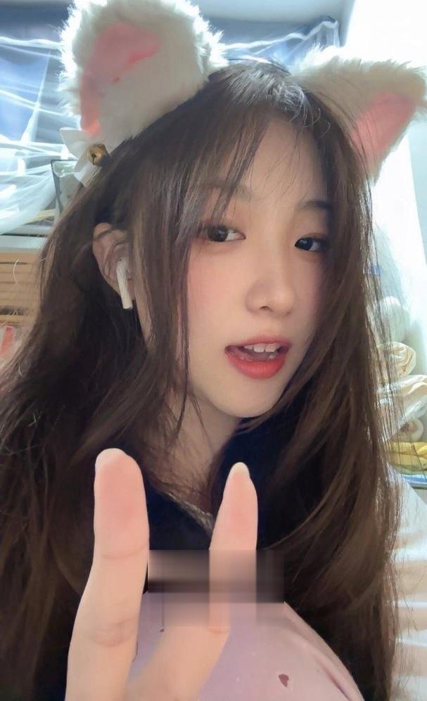 清纯白虎萝莉佳琪