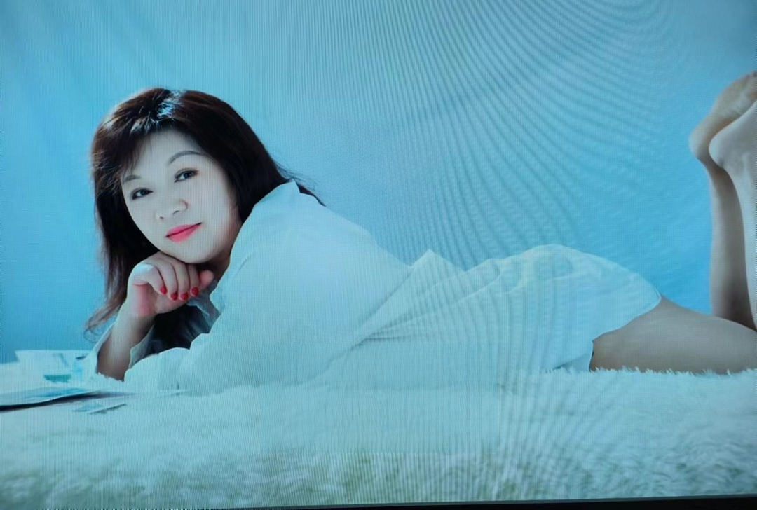 丰满迷人的少妇