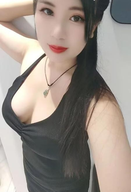 可御姐可清纯的大奶子