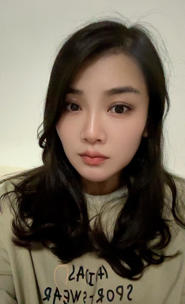丰满肥臀小姐姐