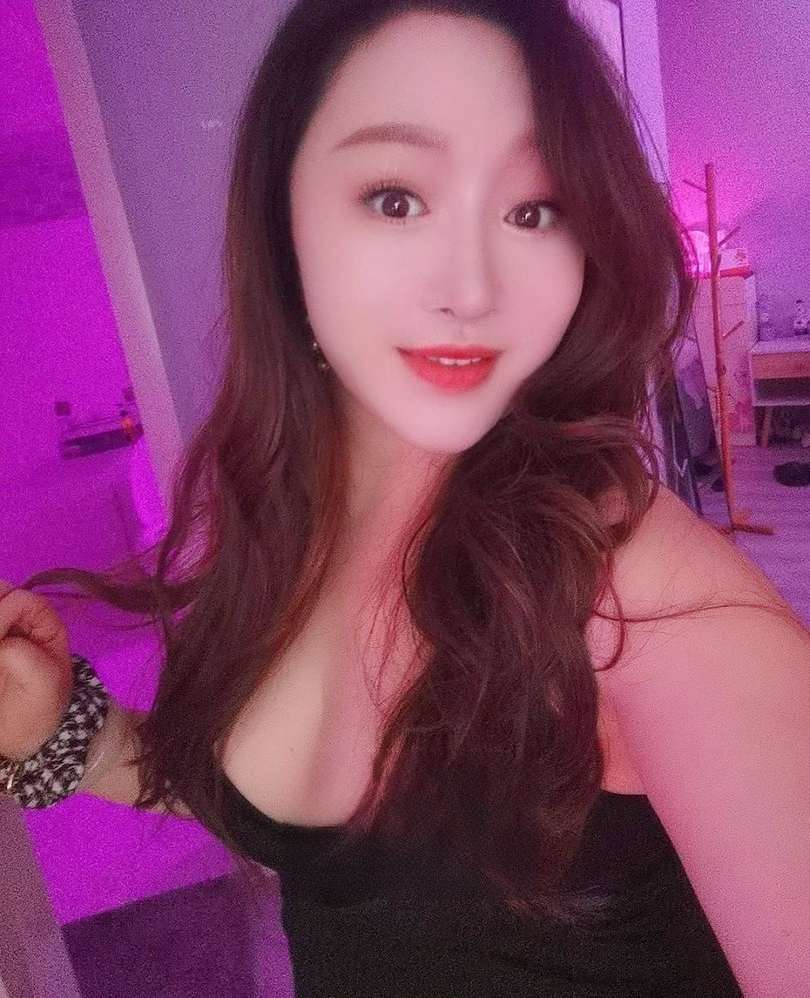 大奶骚货玩的开主动会伺候