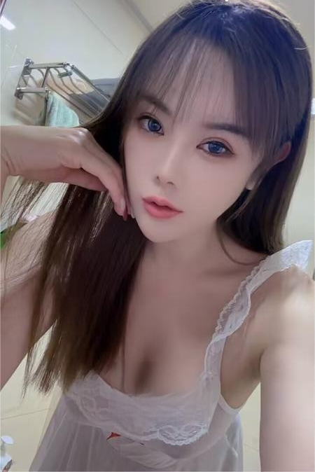 丰满大奶邻家骚货