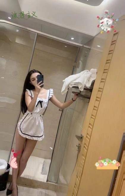夫子庙性感女仆装少妇