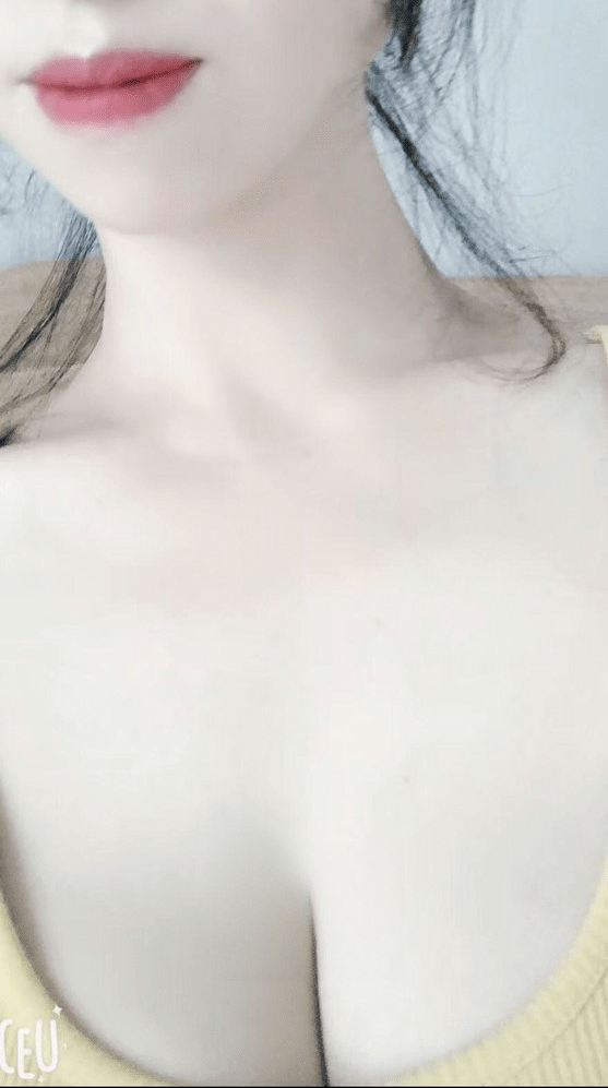 岚岚皮肤白白少妇