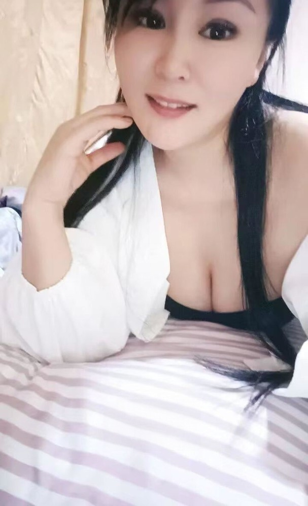 宝山三十路长腿人妻