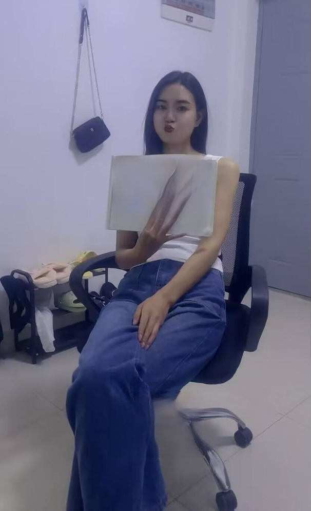 官渡长腿性感梅子