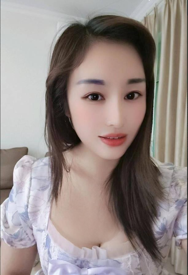 前凸后翘的极品女友