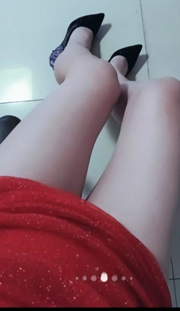 奶大臀圆性感少妇