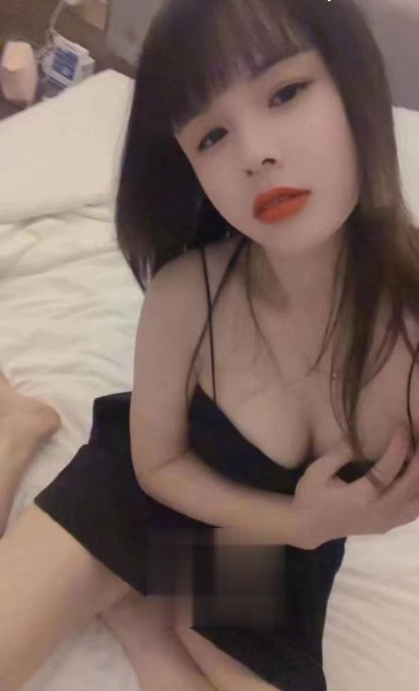 极品清纯学妹紧致粉嫩敏感