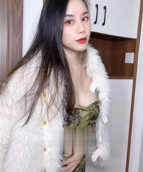 楠楠长腿少妇