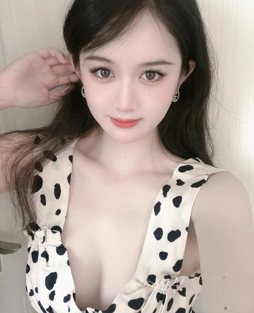 朝阳丰满大胸小美女