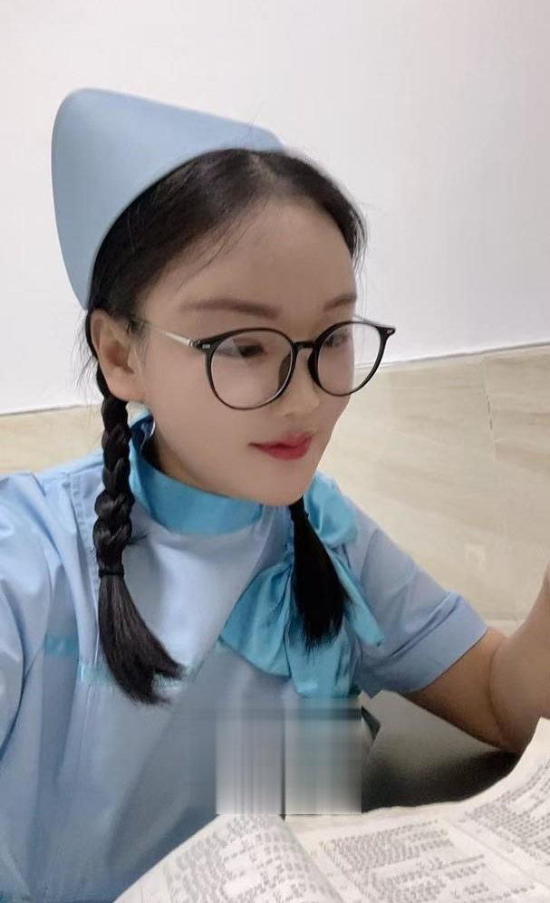 白云护士妹依依