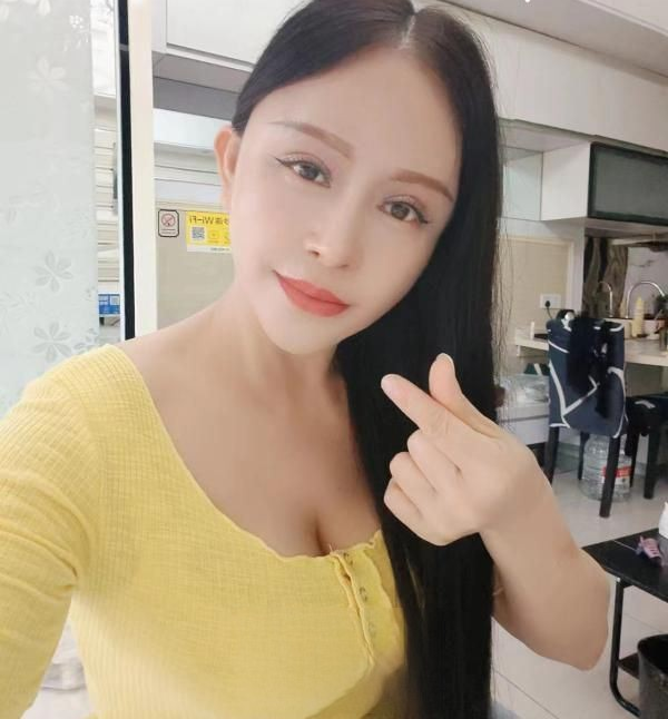 骚巨乳少妇